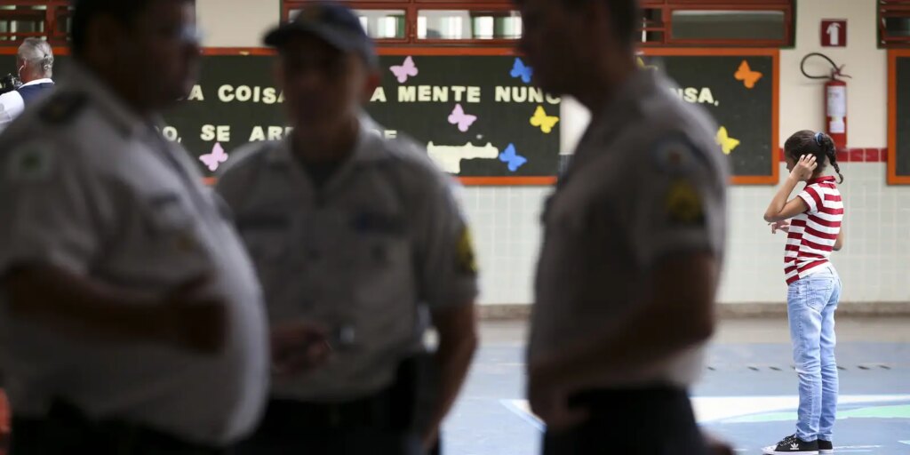 pgr-da-aval-a-escolas-civico-militares-paulistas,-mas-nao-a-pagamentos