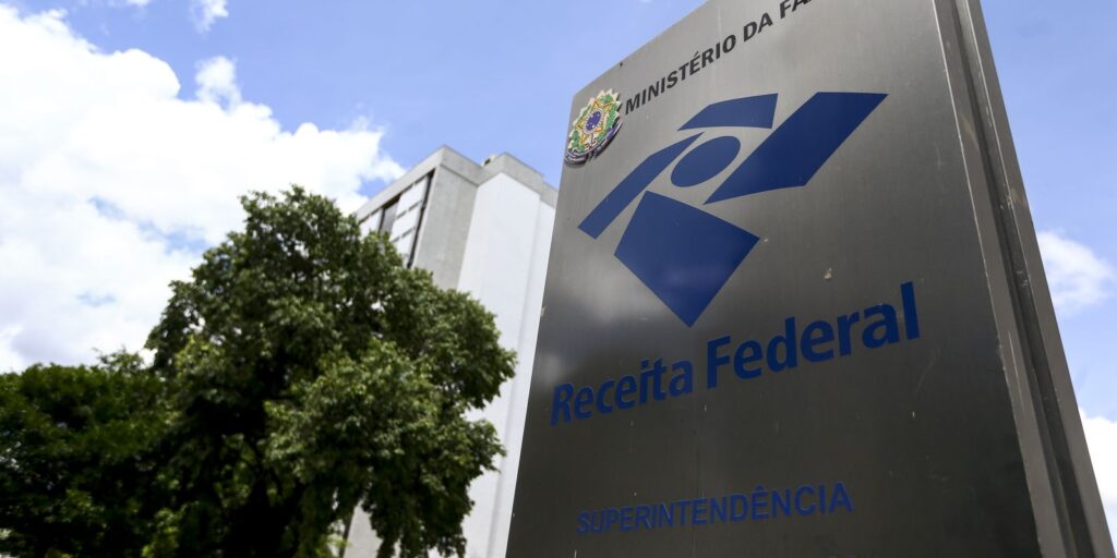 receita-exonera-auditor-alvo-de-operacao-da-policia-federal