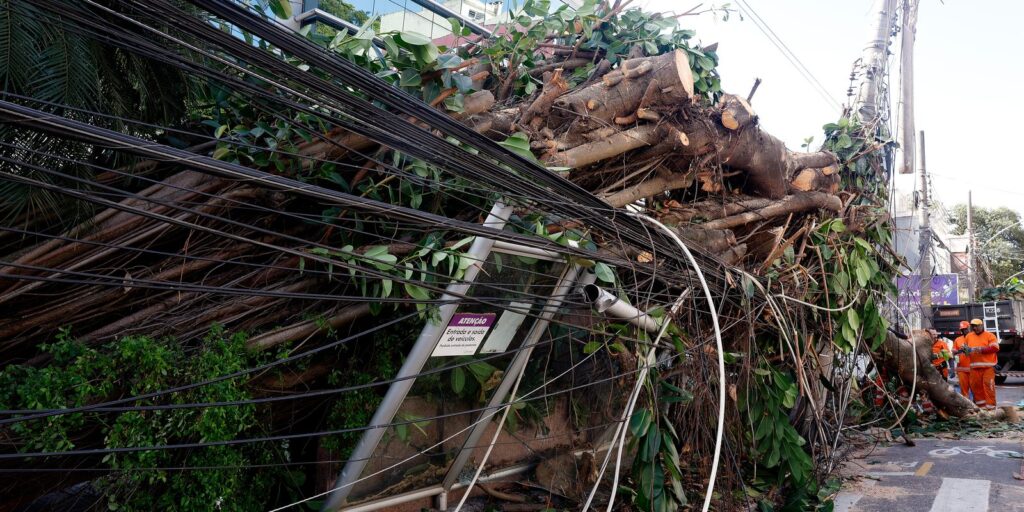 mais-de-200-mil-continuam-sem-energia-no-rio-apos-vendaval