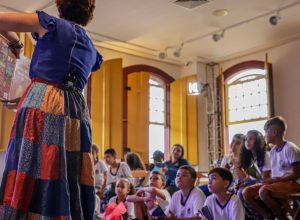 novas-tecnologias-impactam-habito-de-contacao-de-historias