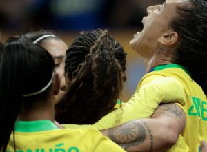 em-virada-relampago,-selecao-brasileira-feminina-vence-estados-unidos