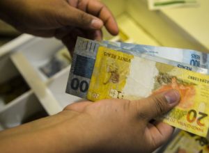 inpc,-inflacao-usada-para-reajustar-salarios,-soma-4,42%-em-12-meses